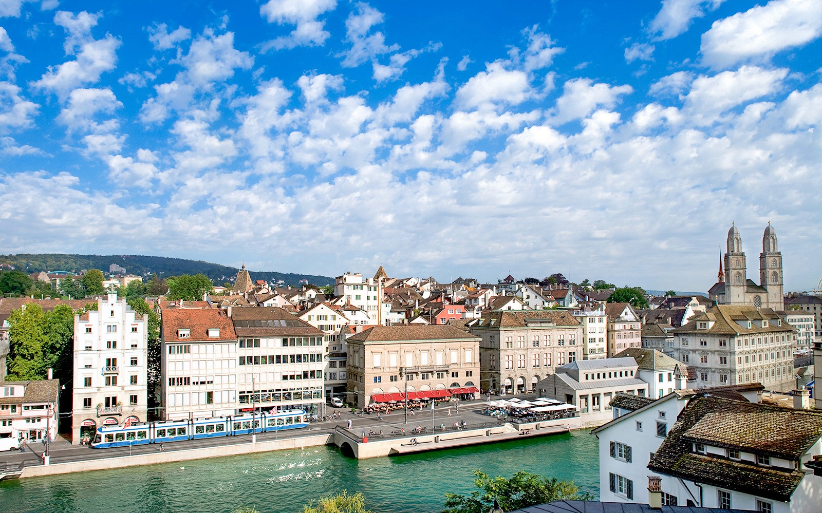구시가지 취리히와 리마트 강, 그로스뮌스터 교회를 포함한 취리히 체험 투어.