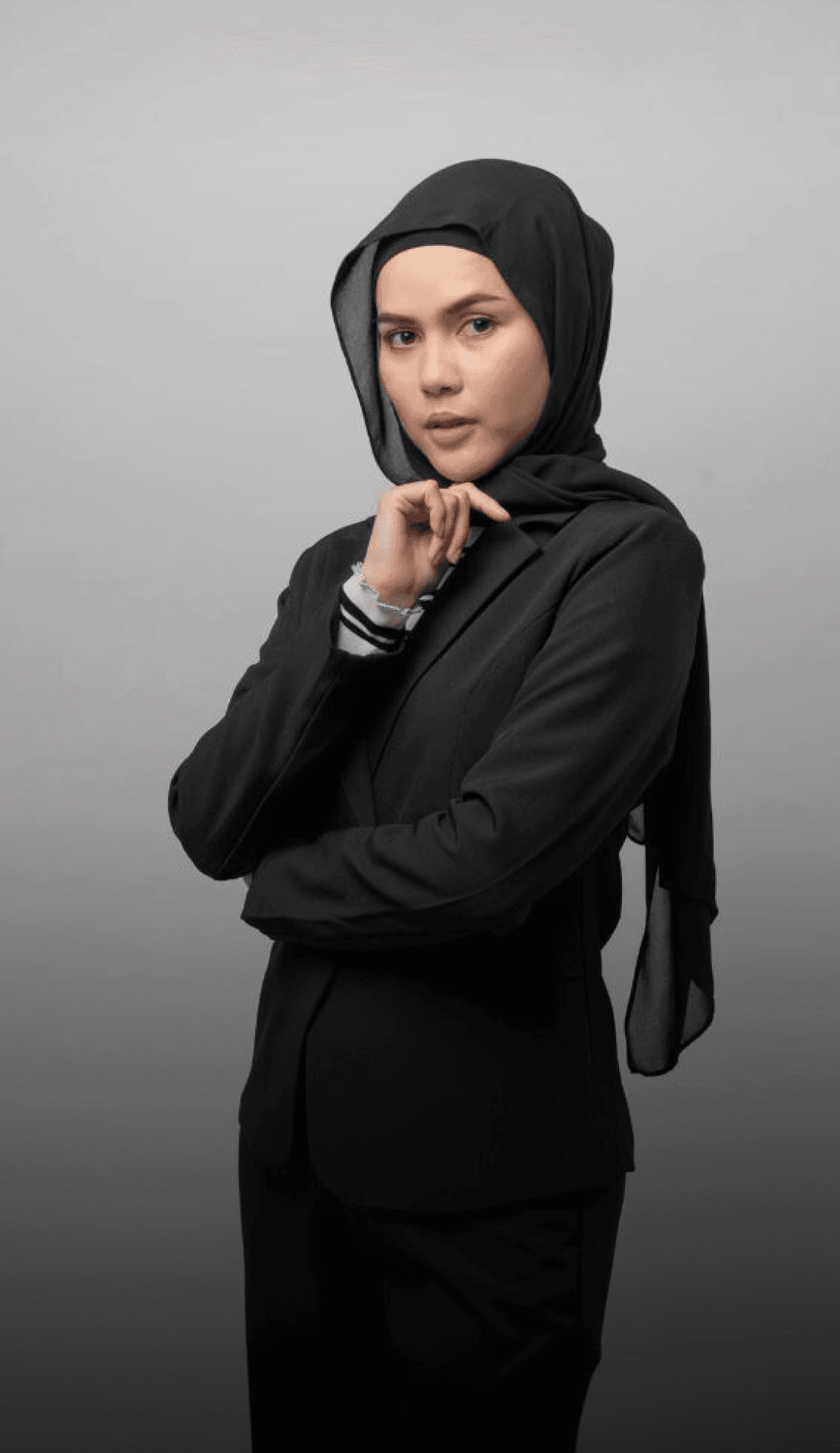 picture of young malay business woman