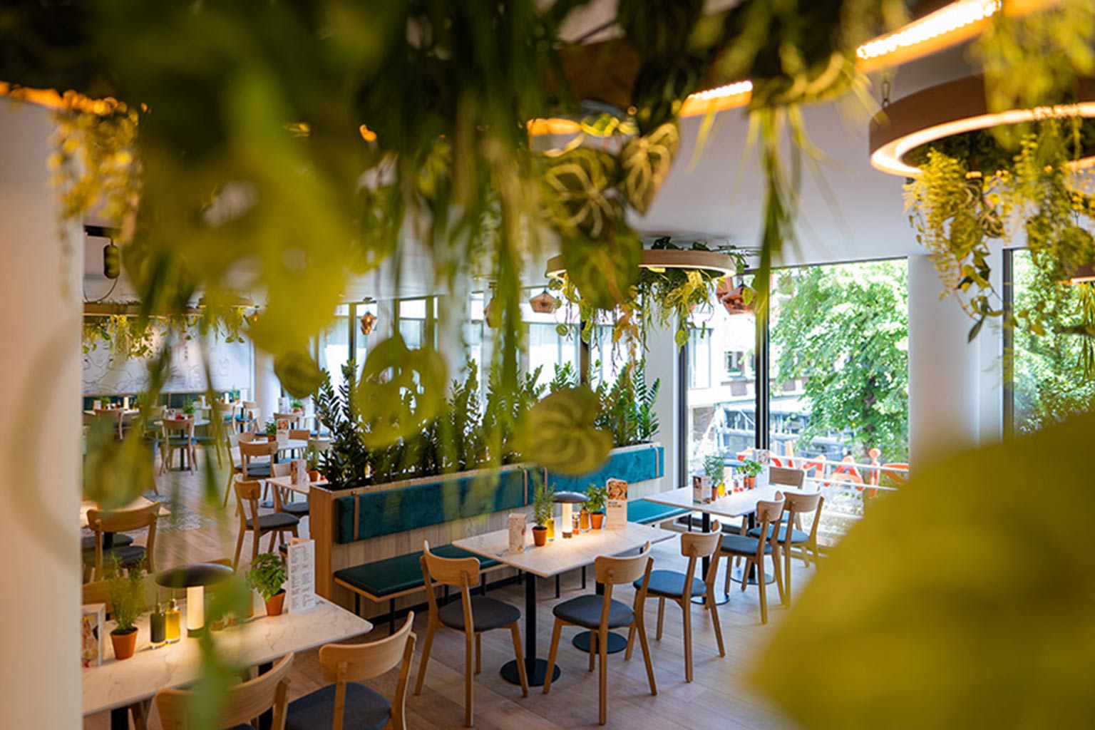 Starbucks Paris interior design