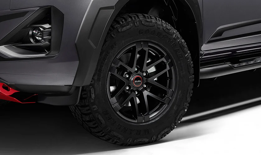 D-Max Blade
