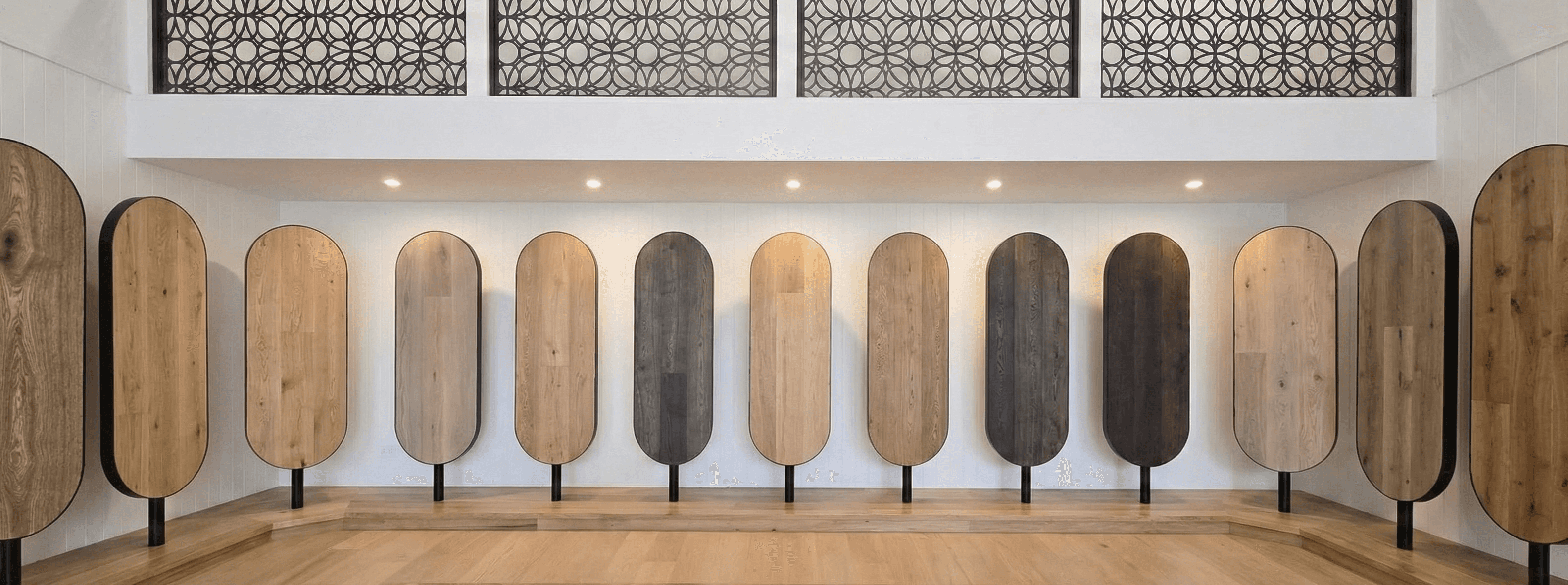 Branding Works Floor 展示多款優質木地板材料樣板，提供實木及複合地板深淺色選擇，適合香港家居裝修及室內設計工程。