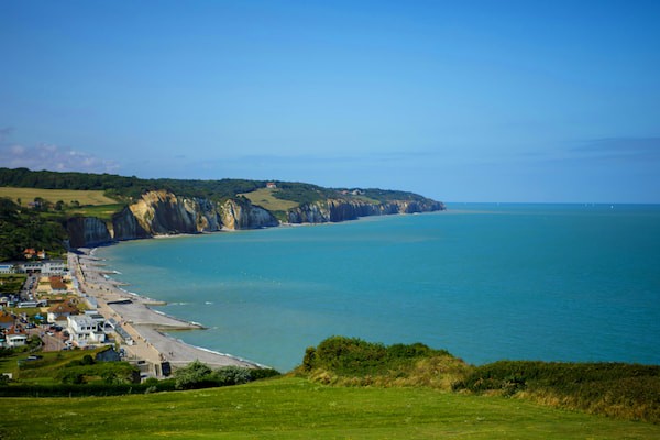 Plage et falaises du Panorama de Pourville-sur-Mer près de Dieppe en Normandie