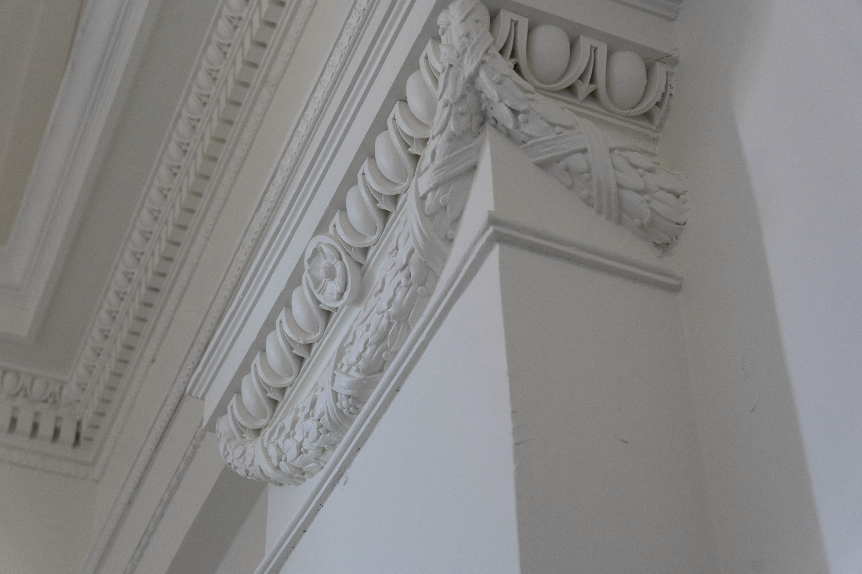 white and black gas range oven