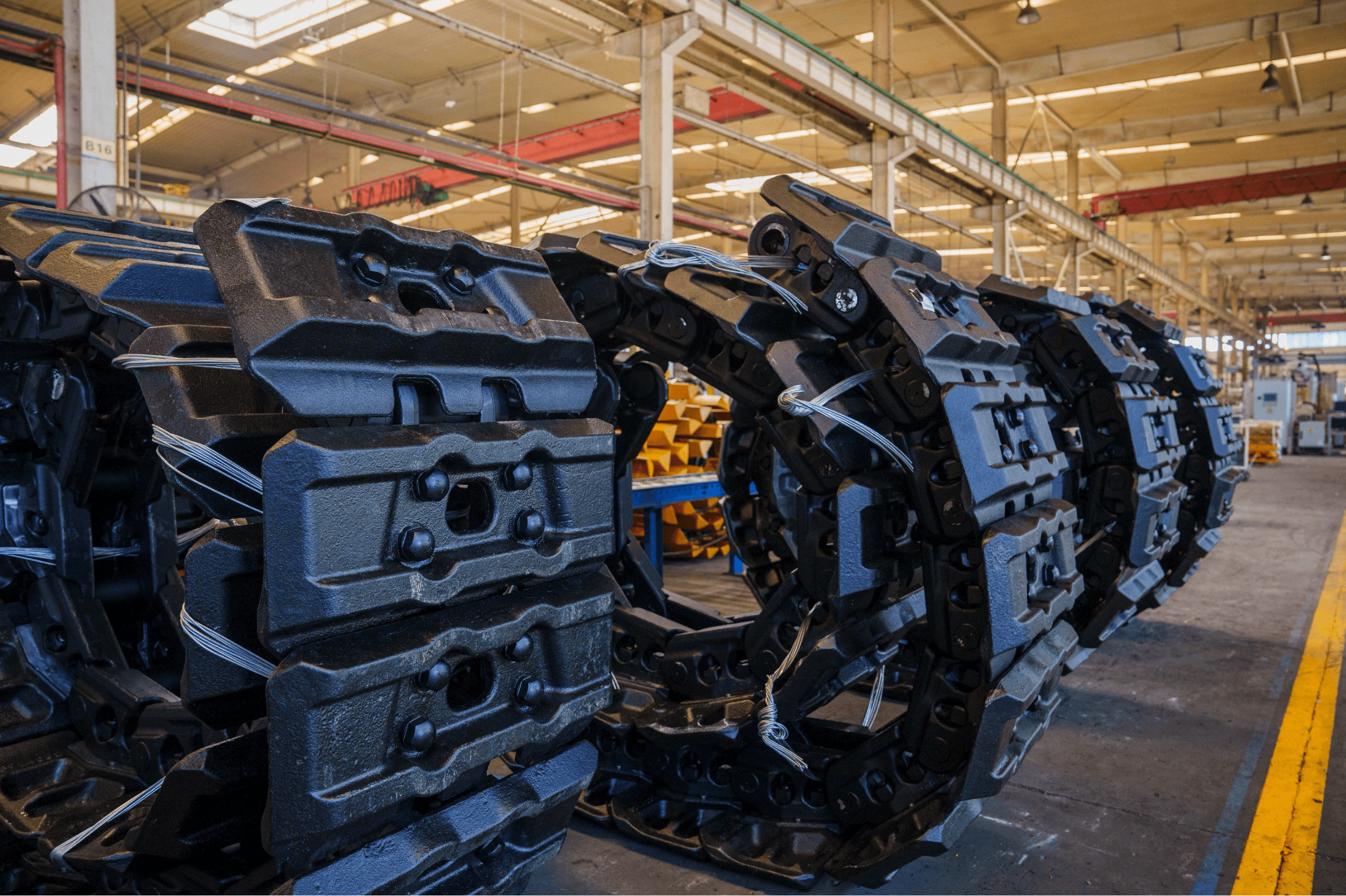 img product Track Group & Chains