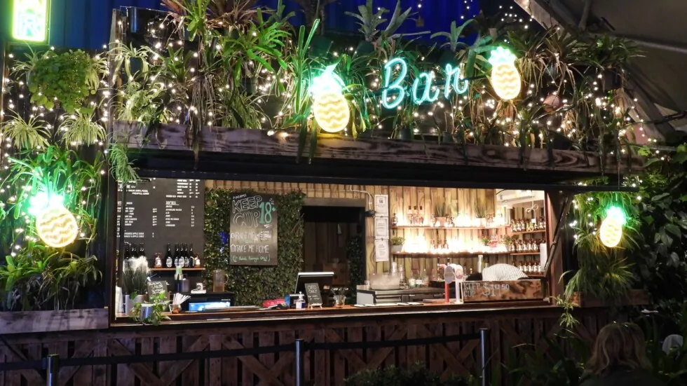 Main Deck Bar bar at Eat Street Northshore