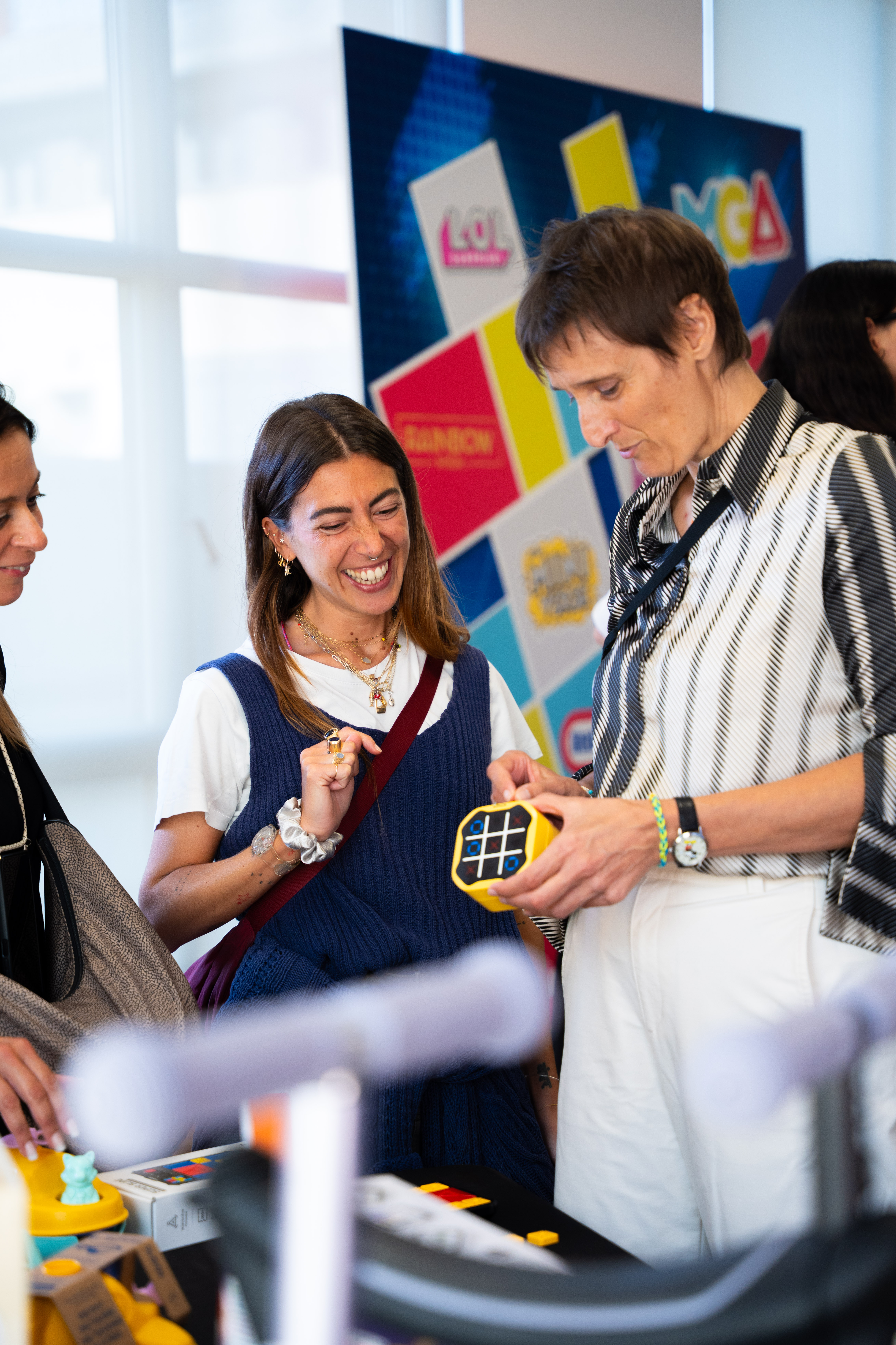 people near TAj Mahal
