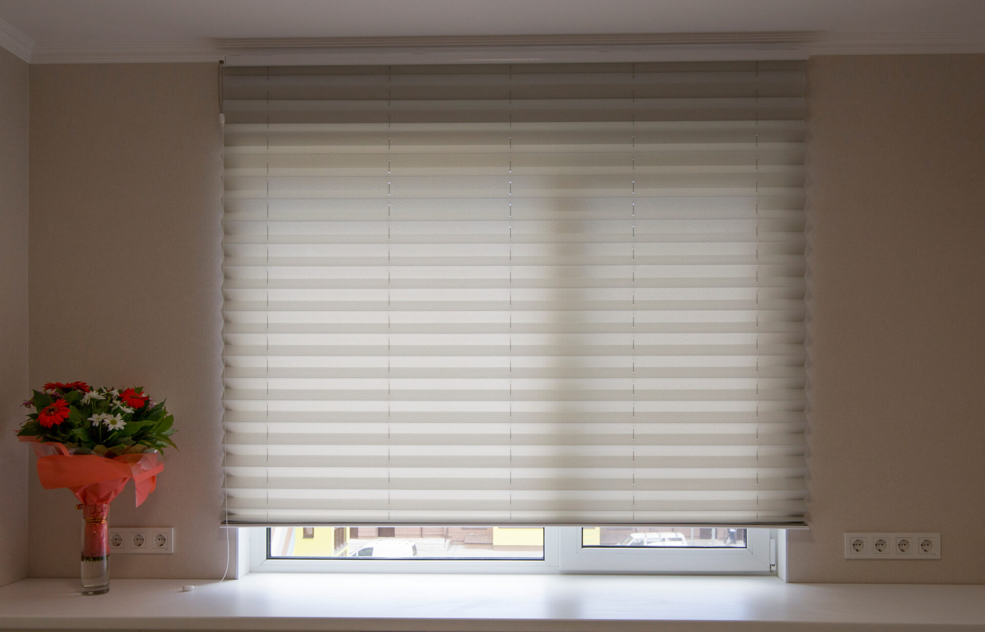 Modern cellular shades for sun protection and window decoration. Wholesale Blind Factory