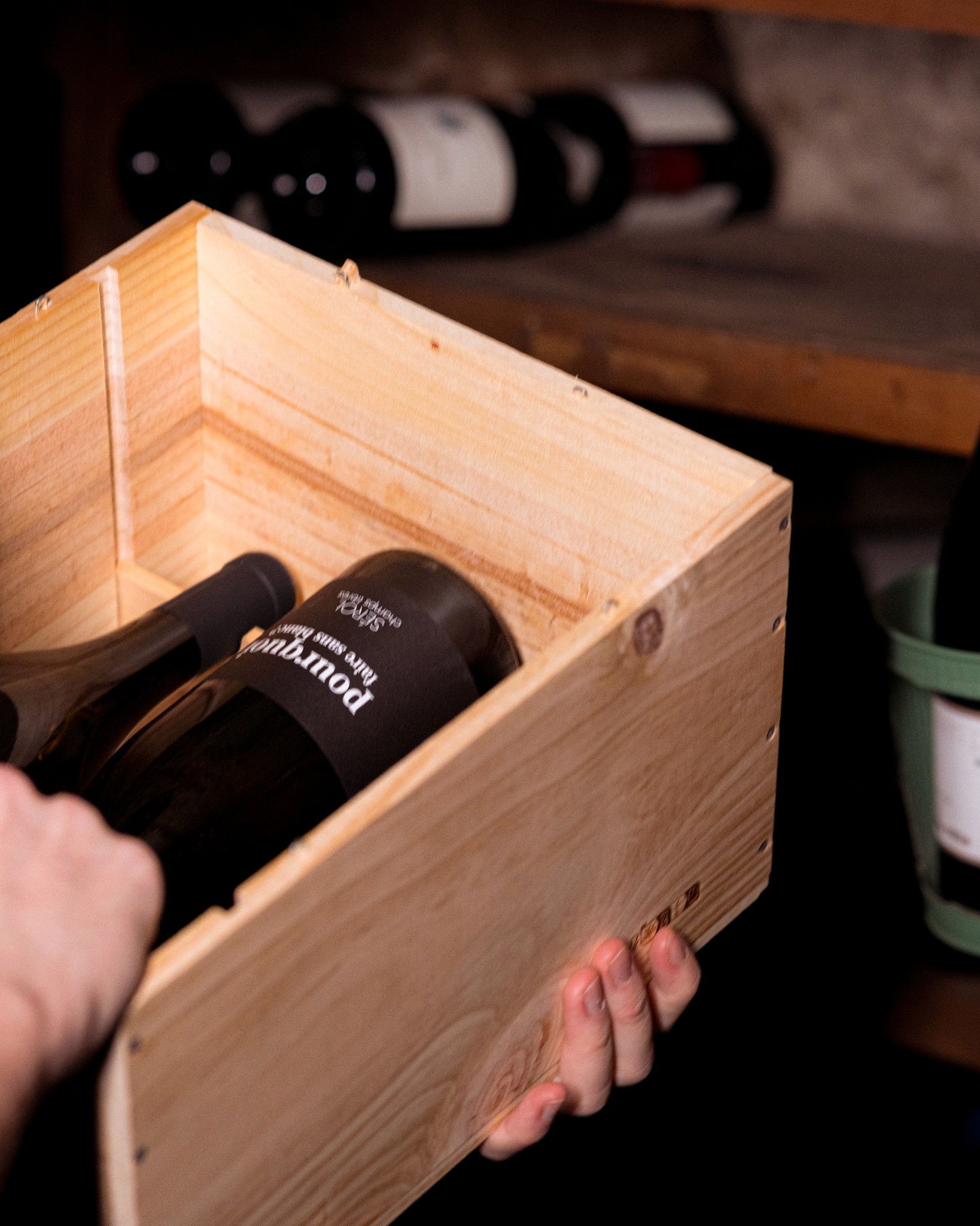 Image mettant en valeur un repas convivial à La Coupe d’Or, restaurant de Vichy connu pour sa cuisine de saison, ses produits frais, son droit de bouchon et son atmosphère accueillante.