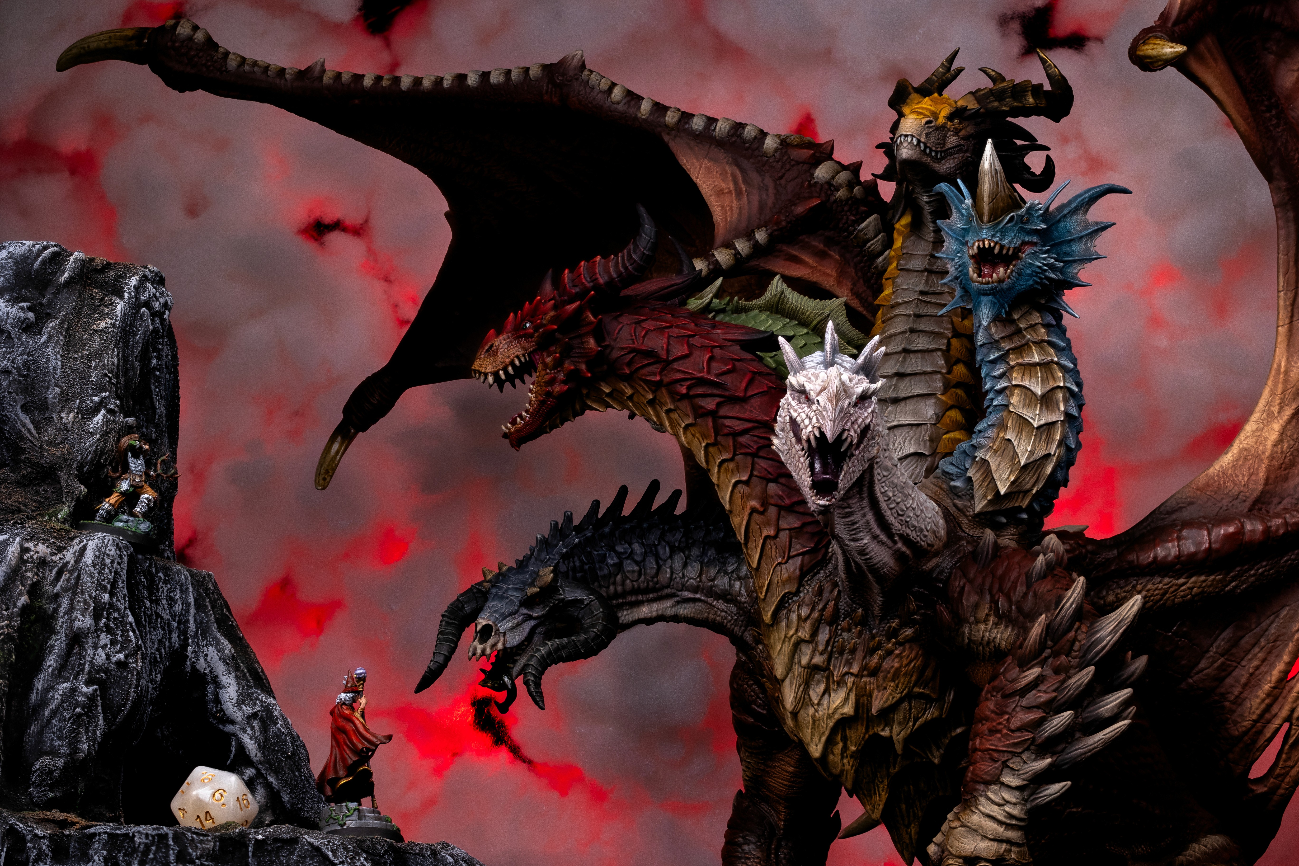Loot Studios’ Izat’al, Dragon Empress, a dragon miniature from the bundle Rise of Draconians.