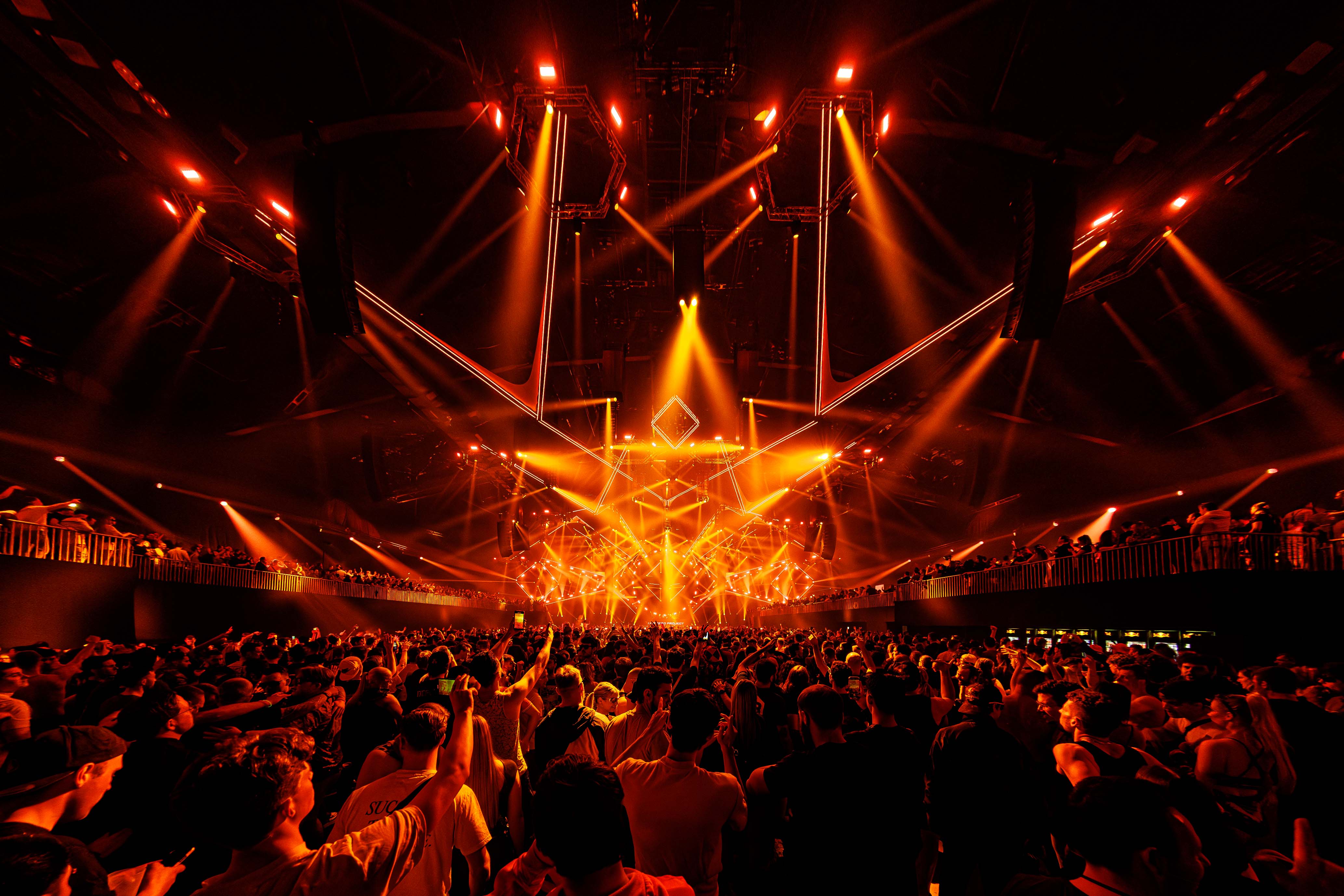 reverze 2025 mainstage sportpaleis red