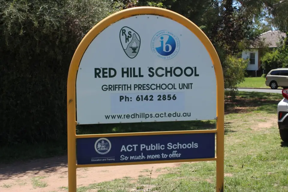 Red Hill School signage