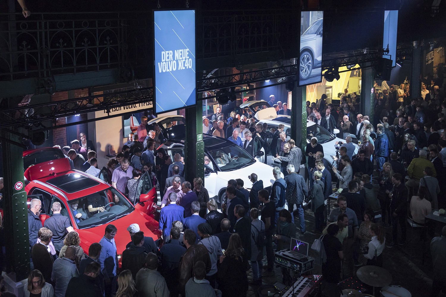 people partying with confetti