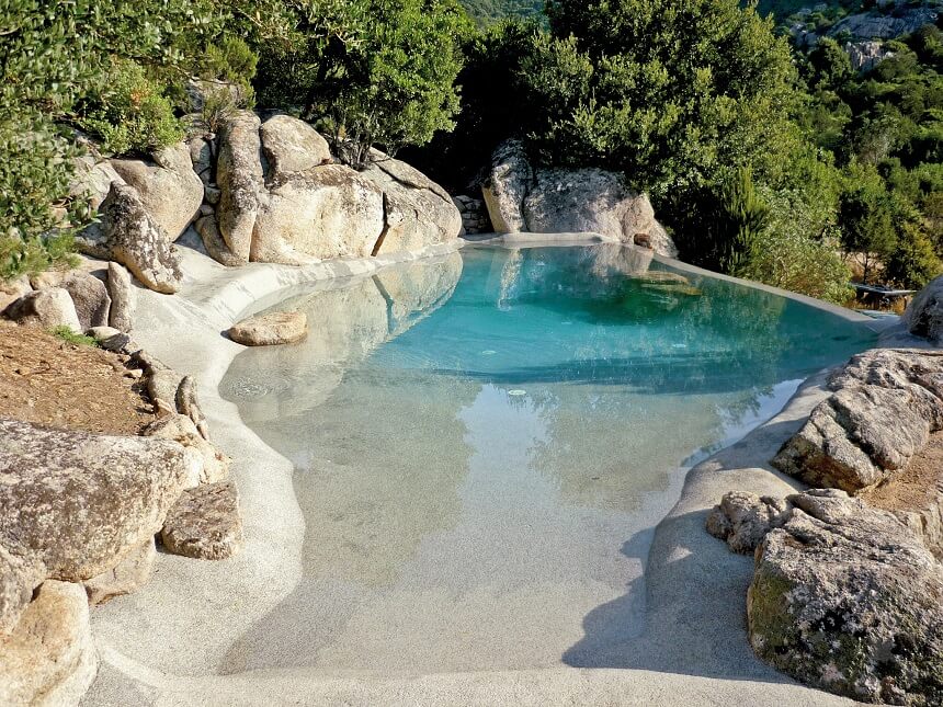 2025 landscaping trends with sustainable, modern design
