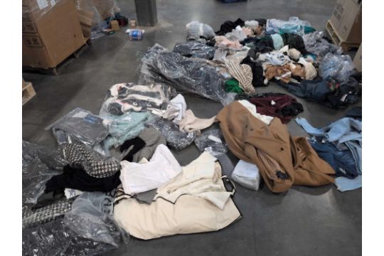 icer clothing & mixture of clothing: Burberry, club Monaco, Vince, Sedici motorcycle jacket, Express, perfect white tea, wheat, white Warren, American eagle denim ,ed hardy and more