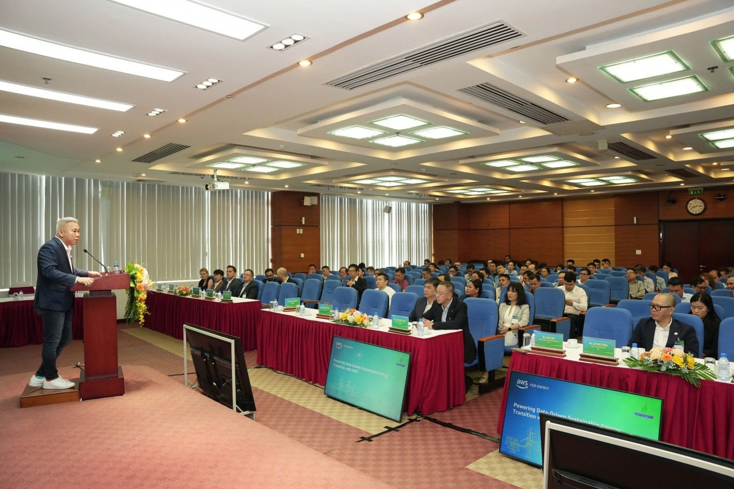 Hội thảo có ý nghĩa sâu sắc đối với tầm nhìn chiến lược của Petrovietnam, không chỉ trong việc đảm bảo an ninh năng lượng quốc gia mà còn trong việc tích cực đóng góp vào một tương lai năng lượng xanh hơn, bền vững hơn cho đất nước.