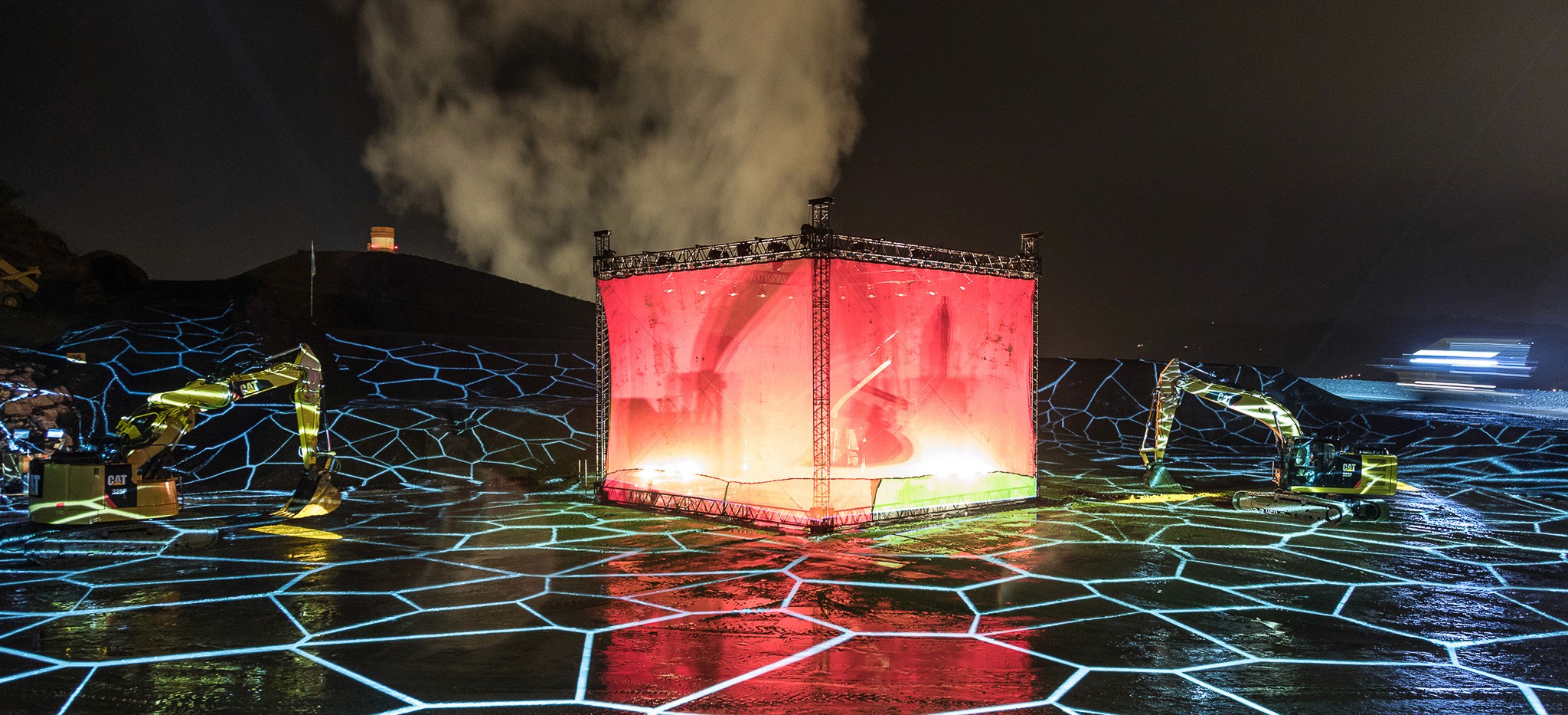 Caterpillar - augmented architecture projection mapping