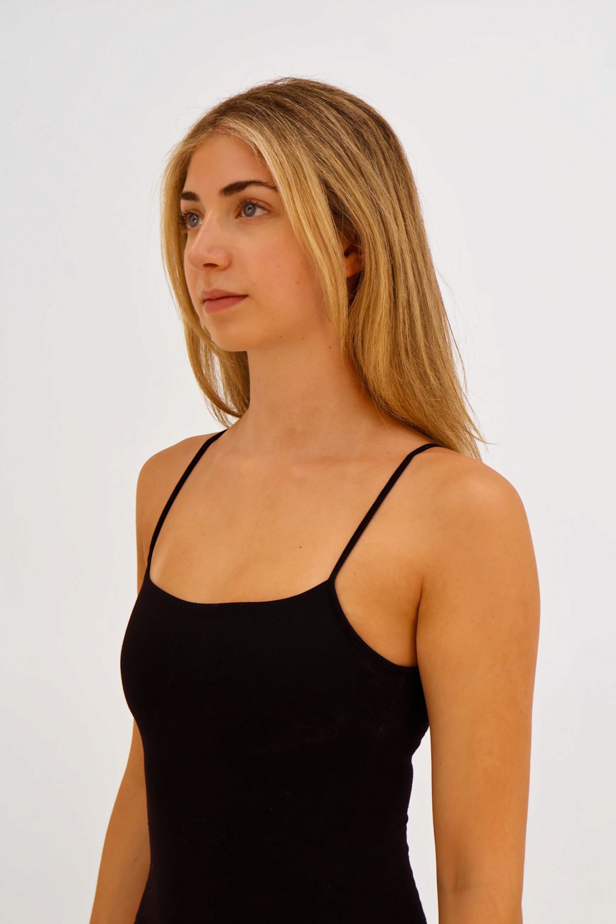 left-facing headshot of female dancer