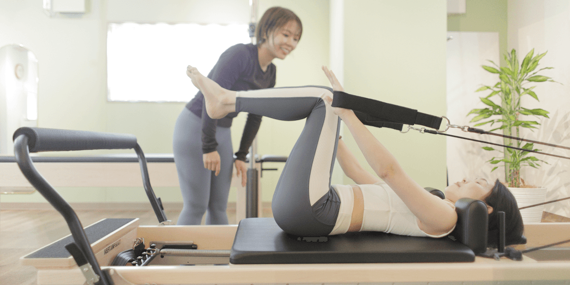 マシンを使用してる女性