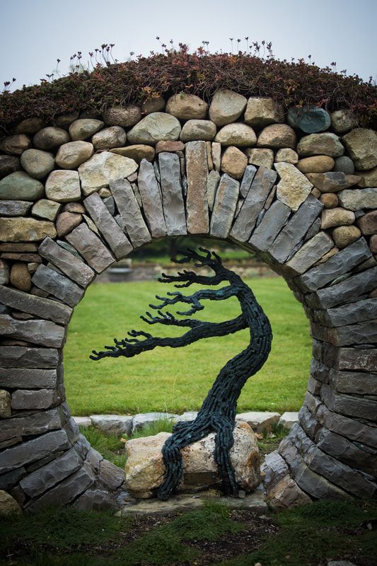 Trockenmauerkunstwerk Torbogen von Eric Landman