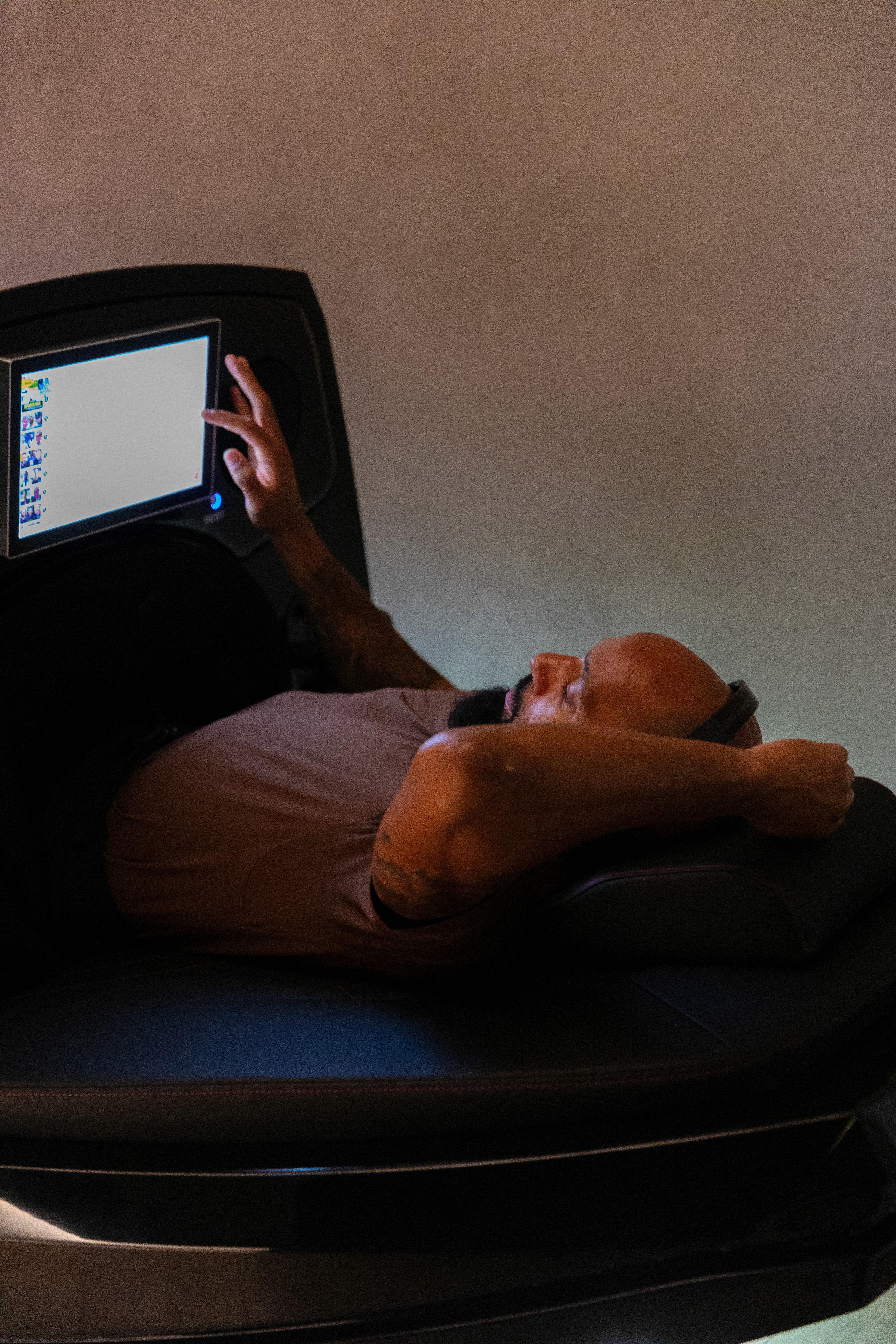 Dubai professionals’ secret: a 30-minute infrared workout that fits any busy day. Get fit, energized, and glowing with this quick wellness hack