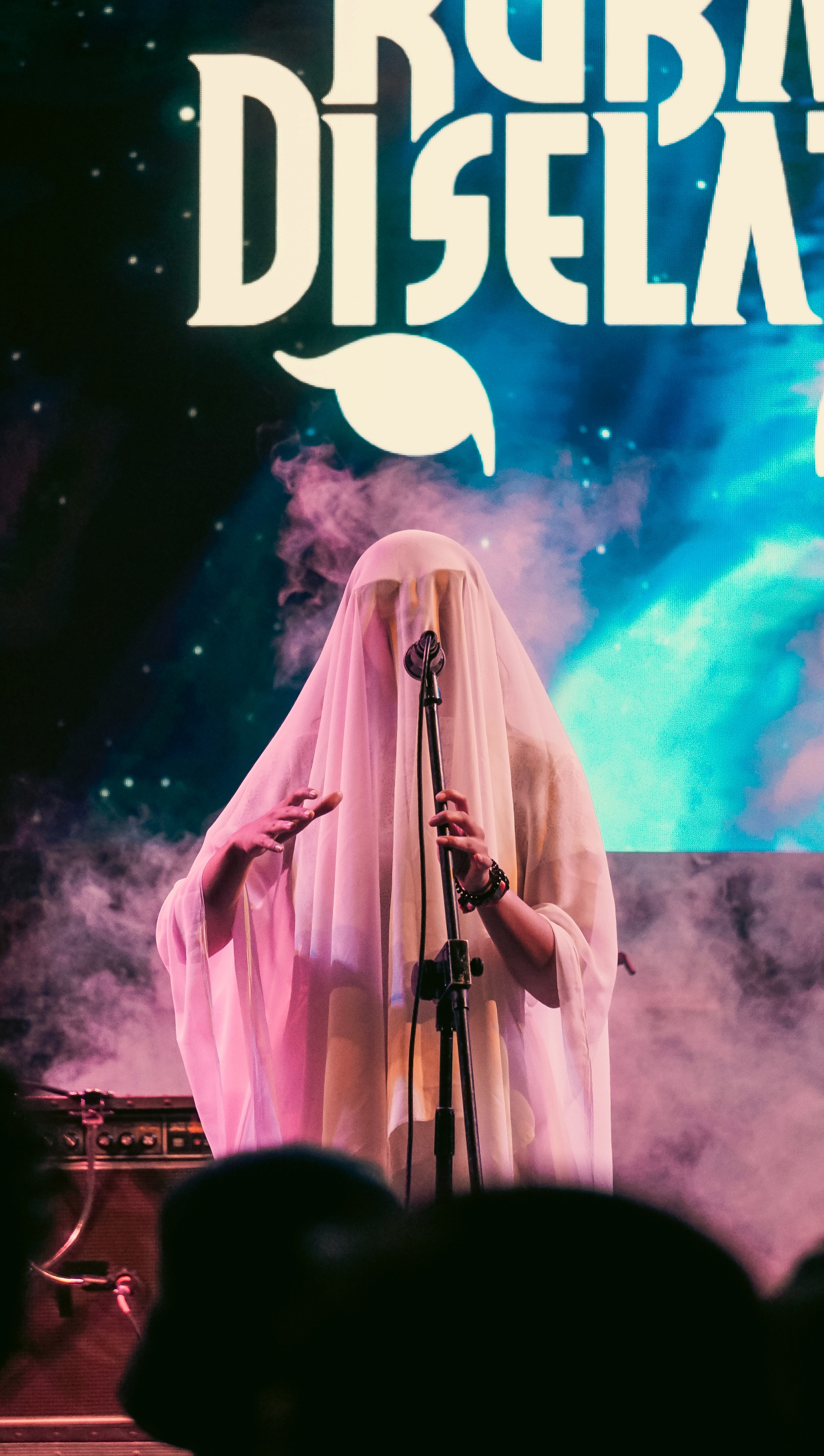 Vocalist of Rubah di Selatan, Perform at Road to Soundrenaline Surabaya