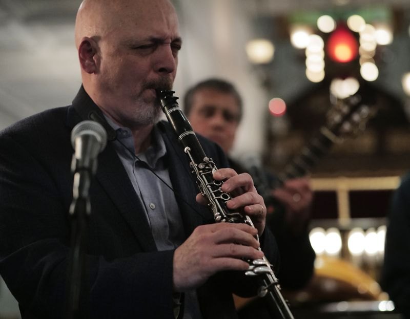 Daniel Elias playing clarinet