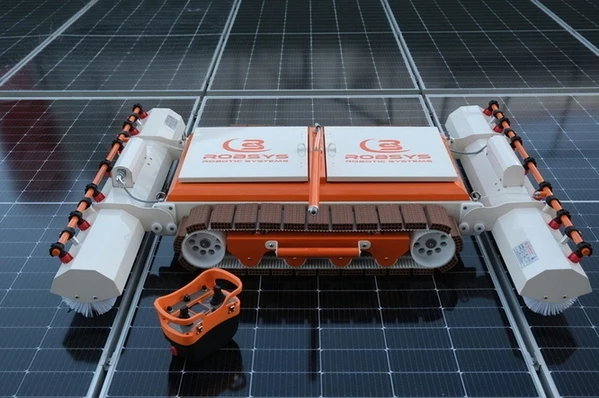 Robot de curatare profesionala a panourilor fotovoltaice Robsys RTM PRO Series