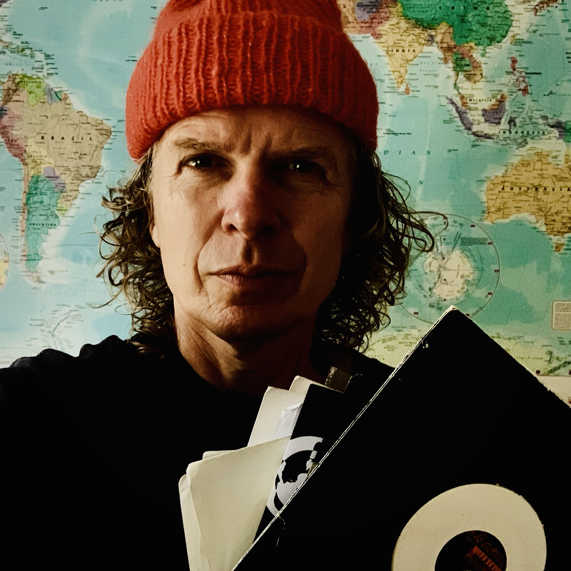 DJ Emil spiller på Cafe Bopa