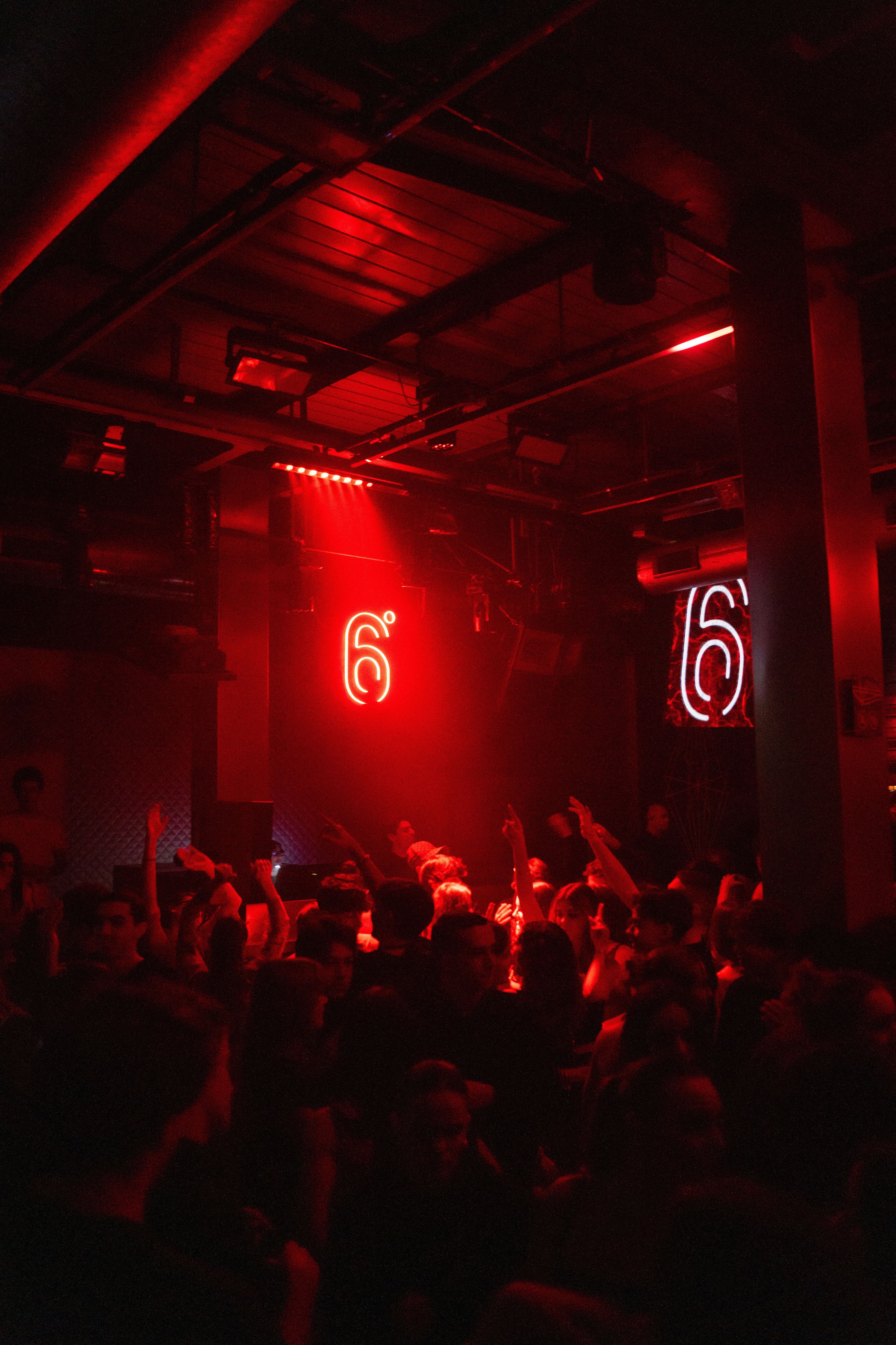 Picture of a Vip holding a phone in Sestopiano