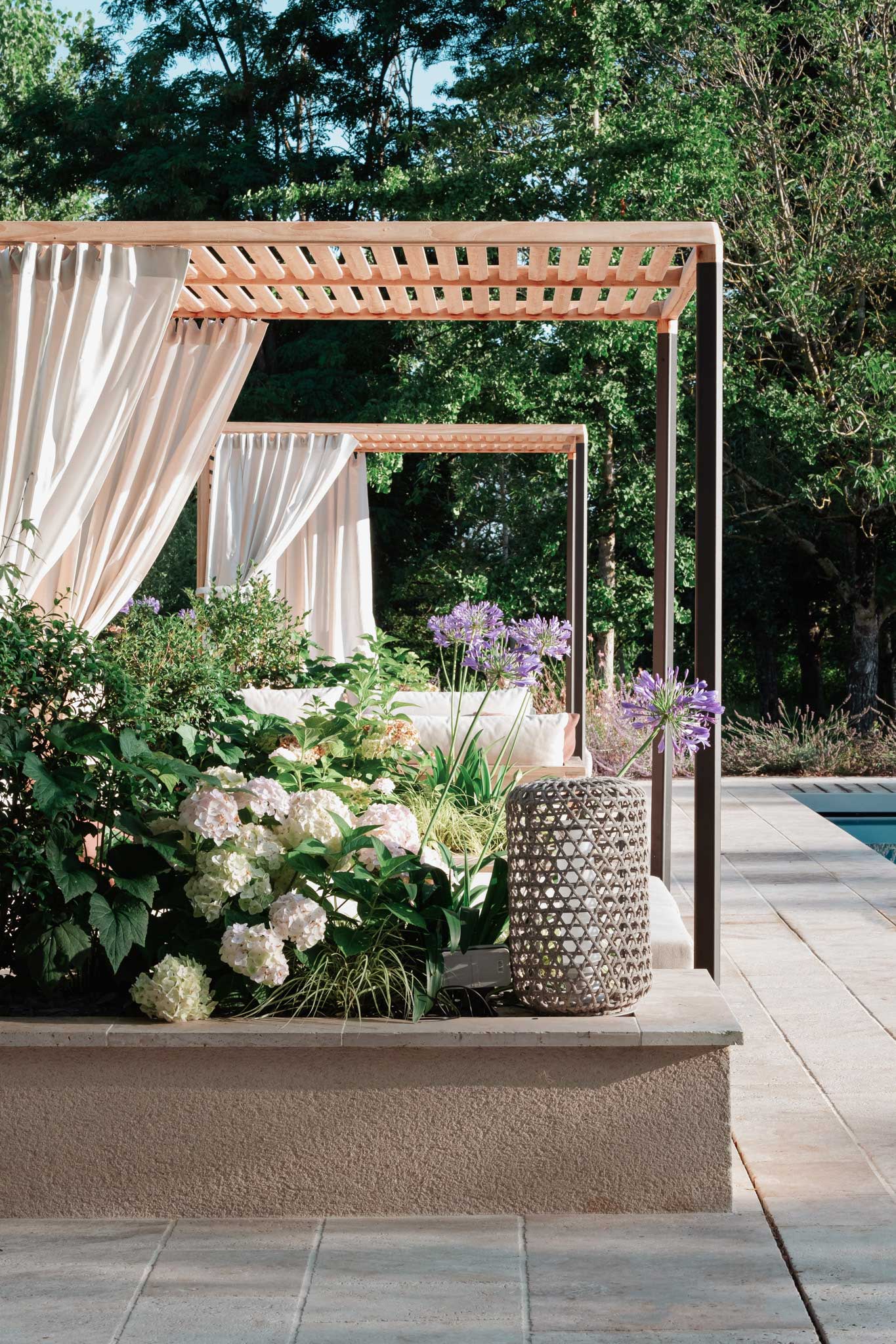 No.001 Villa champêtre avec pergola et jardin fleuri