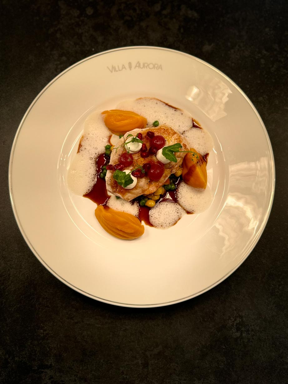 Kulinarisches Dessert mit Aprikose