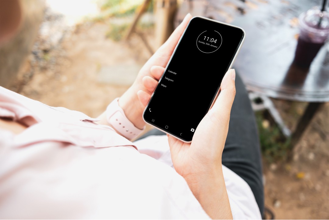 Smartphone with minimalist phone app interface, helping reduce screen time, block distractions, and support digital minimalism.
