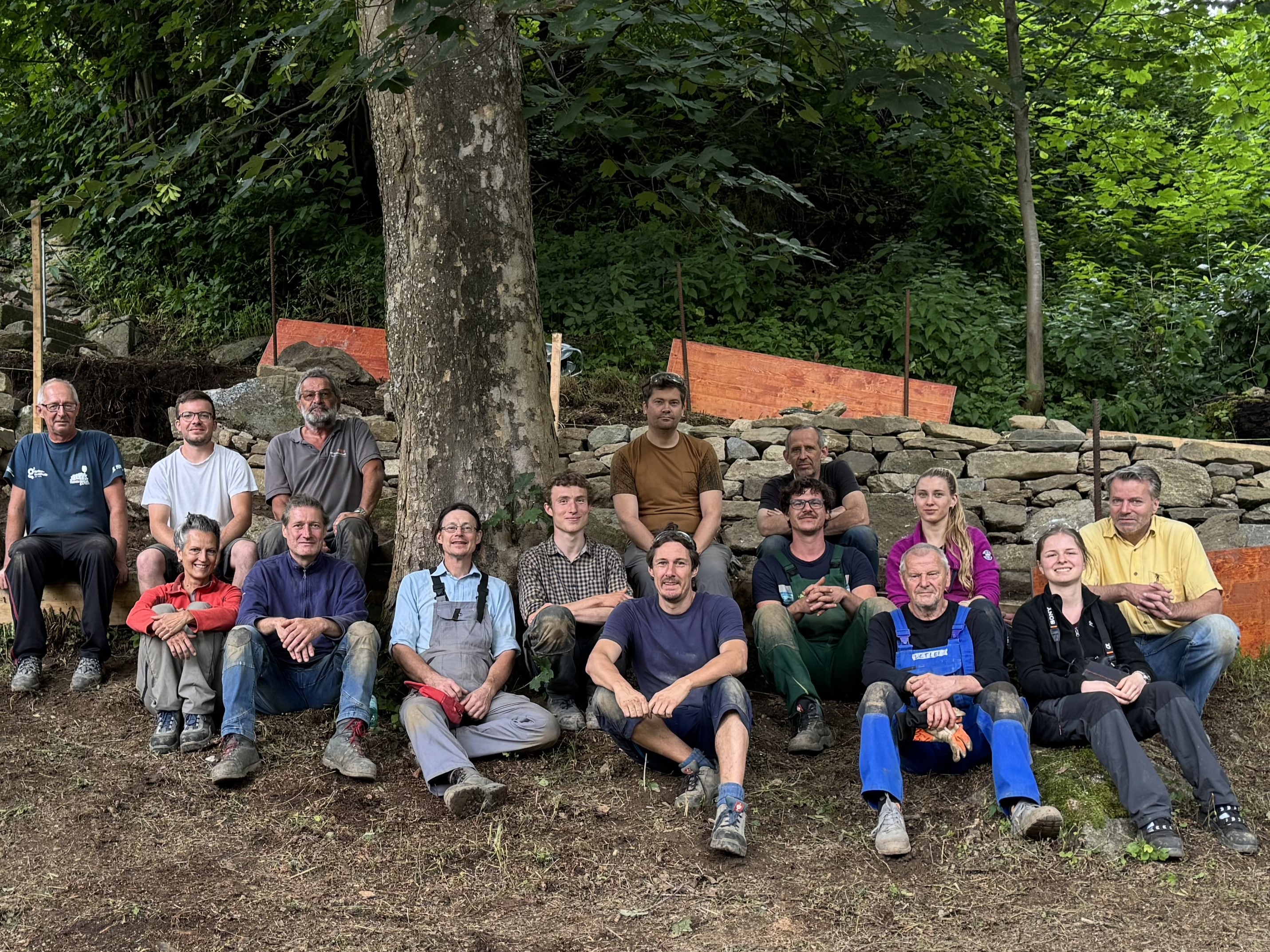 Gruppenfoto Trockenmauerkurs Bischofsmais Juni 2024 Foto von Christoph Neumann