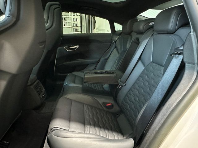 AUDI e-tron GT 2022 WHITE Gebrauchtwagen - Galeriebild 23