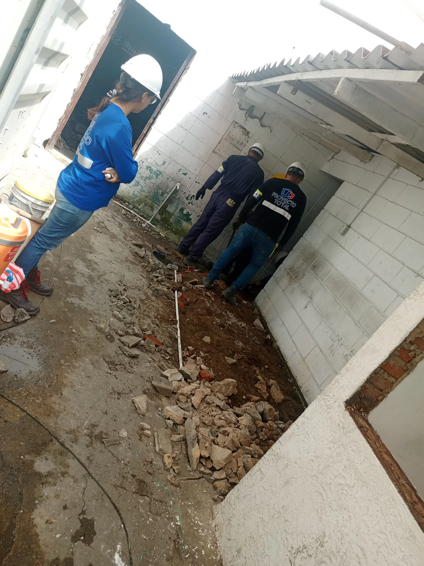 Baños antes del proyecto Trafigura Metals