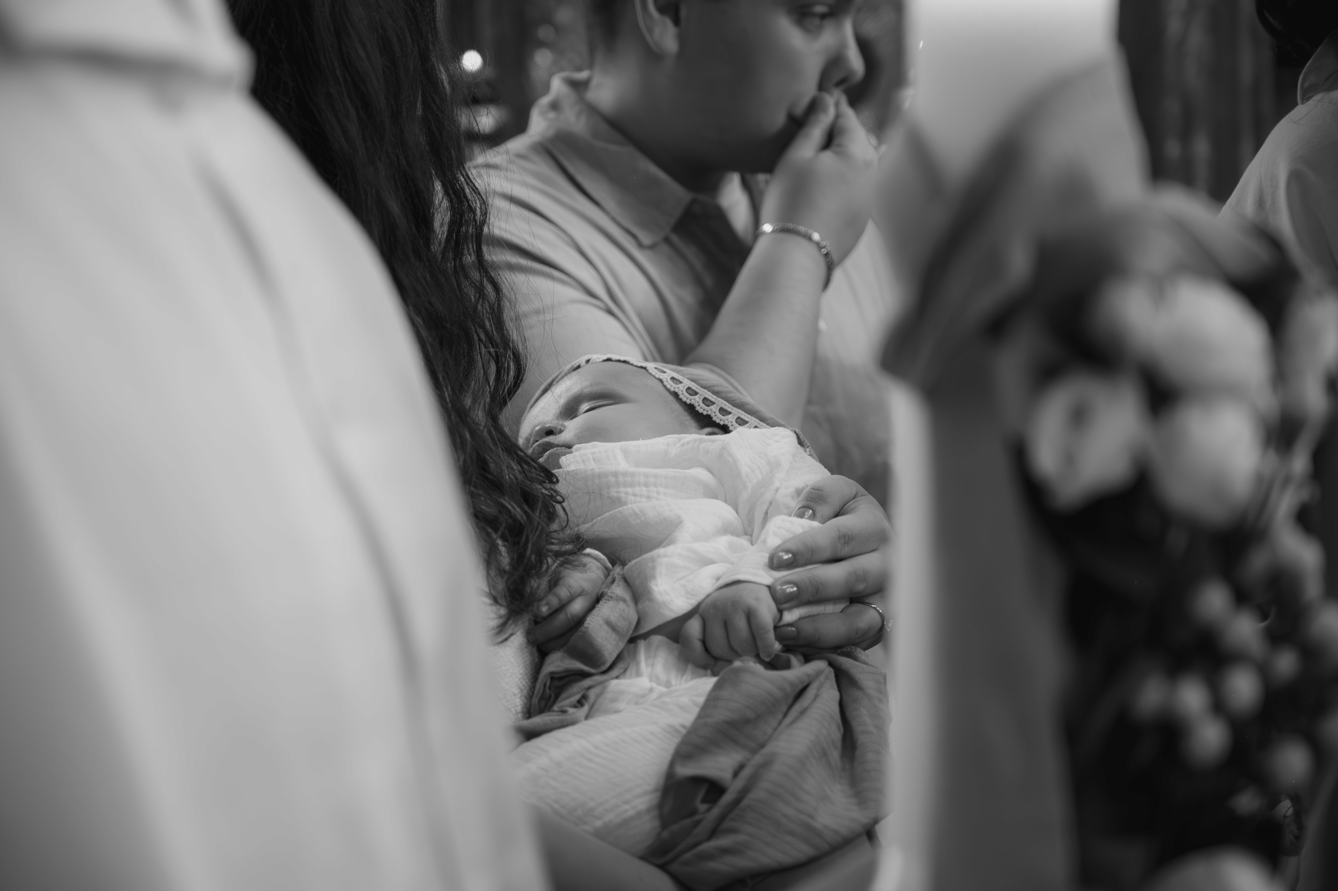 Fotograf botez București cu experiență – fotografii emoționante de la botezul copilului