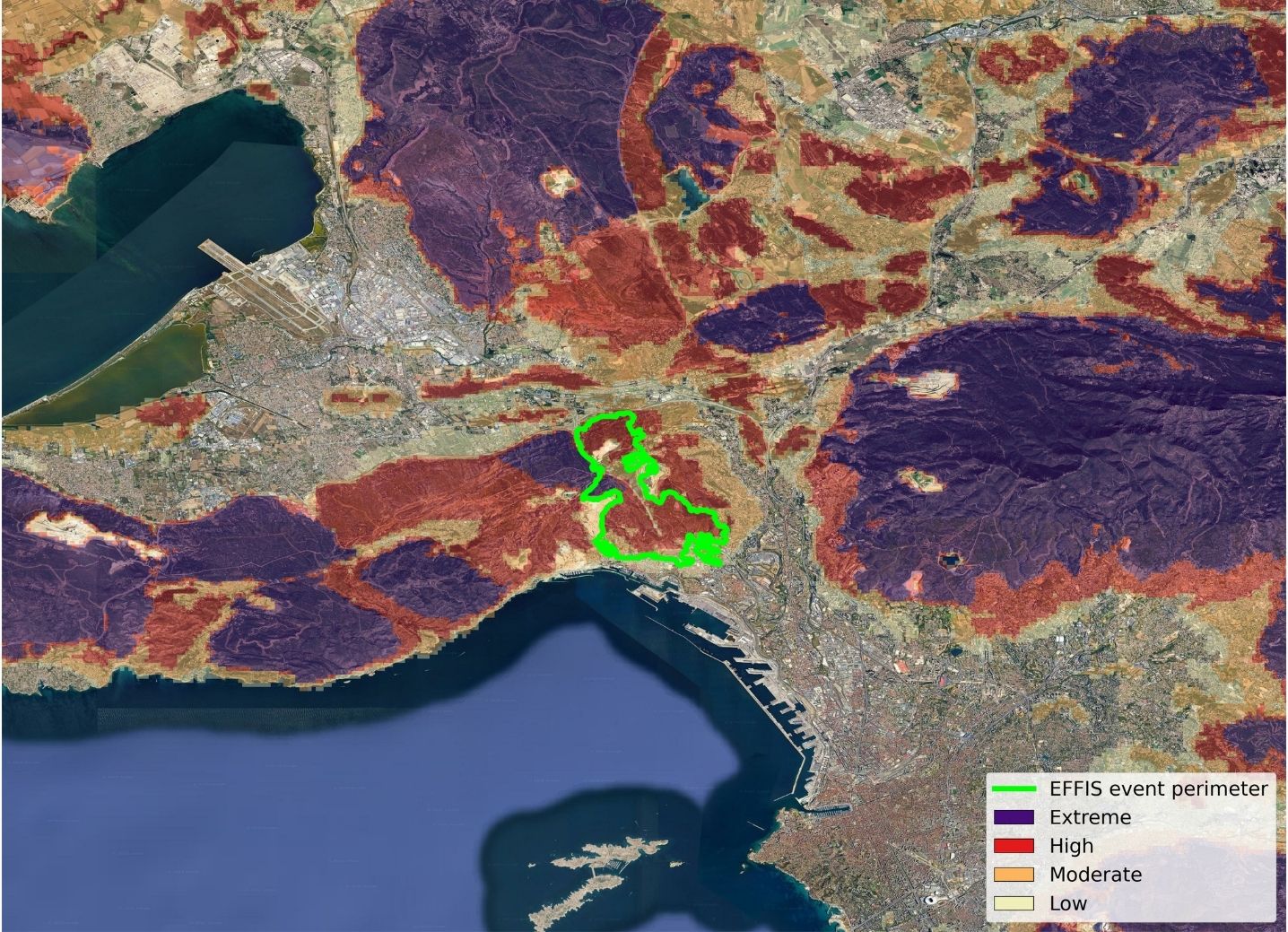 Reask European Wildfire model hazard index map of the 2025 Marseille fire, with the EFFIS event perimeter falling across High and Extreme risk zones in the wildland urban interface