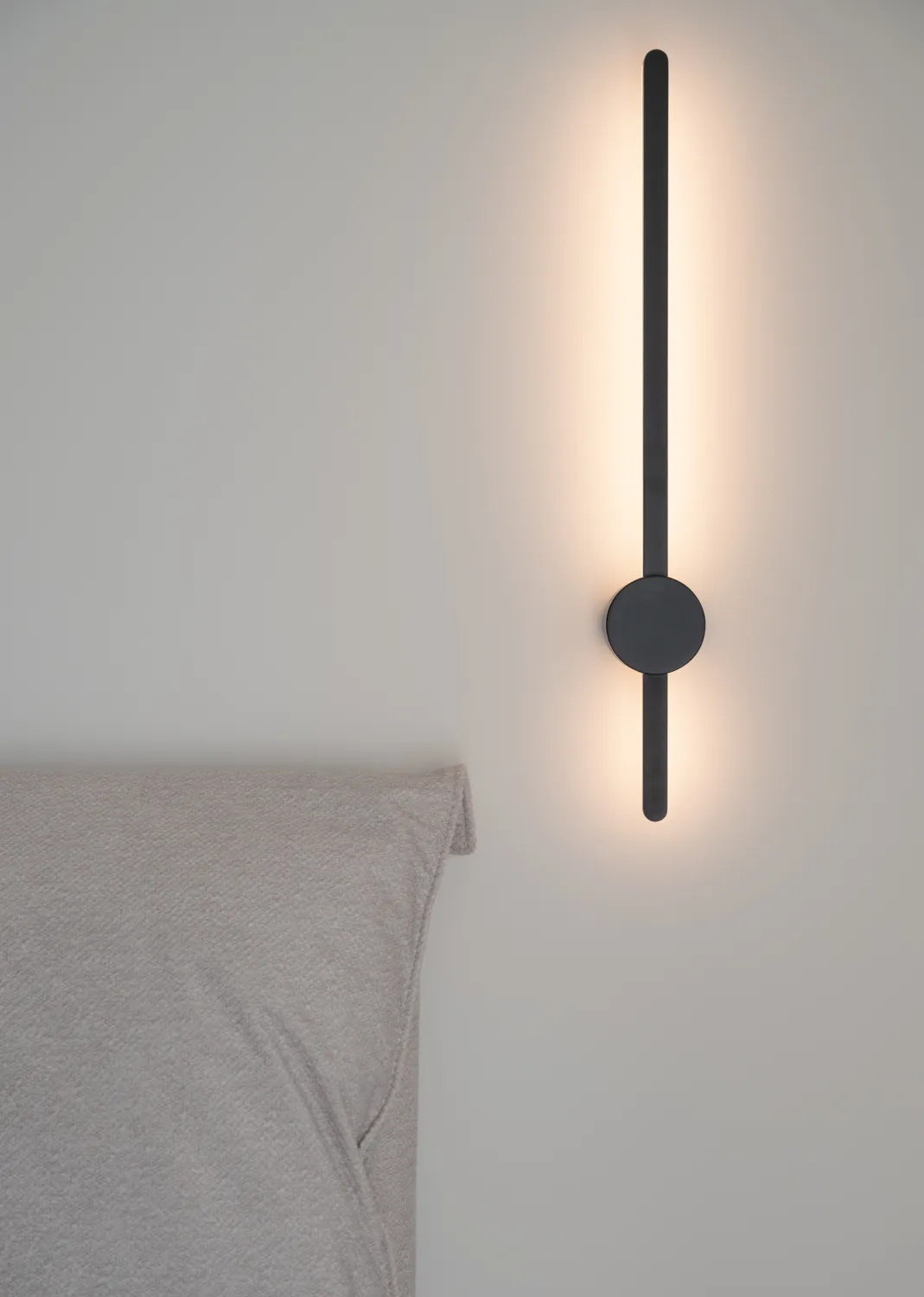Bedroom wall light at Ithomis 31