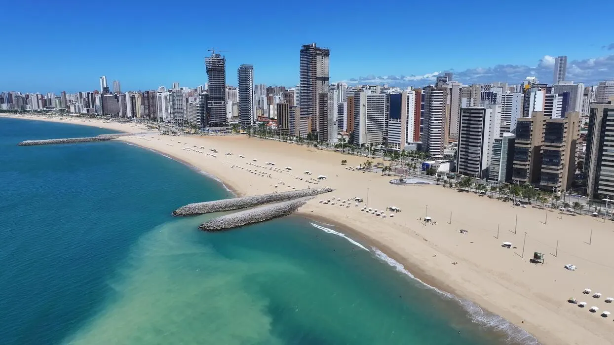 Амазонка, тропическа джунгла и река от въздуха