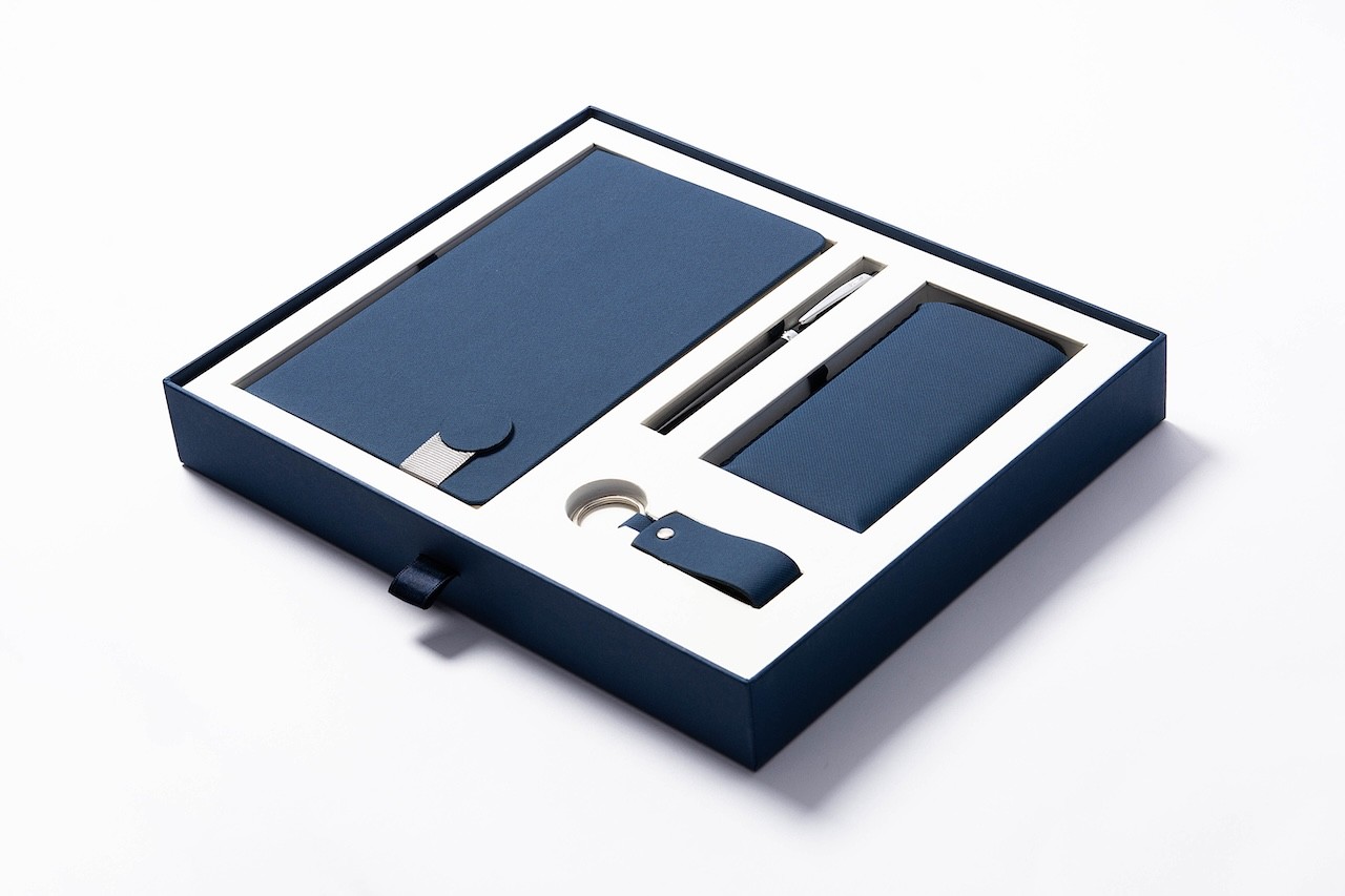 Two-piece cardboard executive gift box with journal