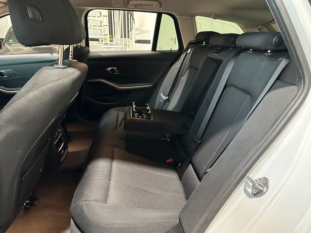 BMW 320 2022 WHITE Gebrauchtwagen - Galeriebild 22