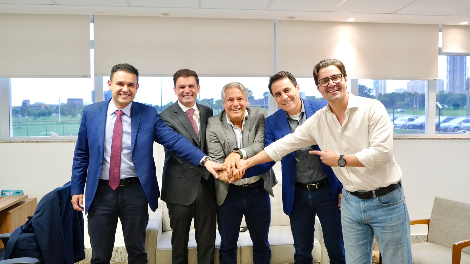 Luiz do Carmo em visita a Alego