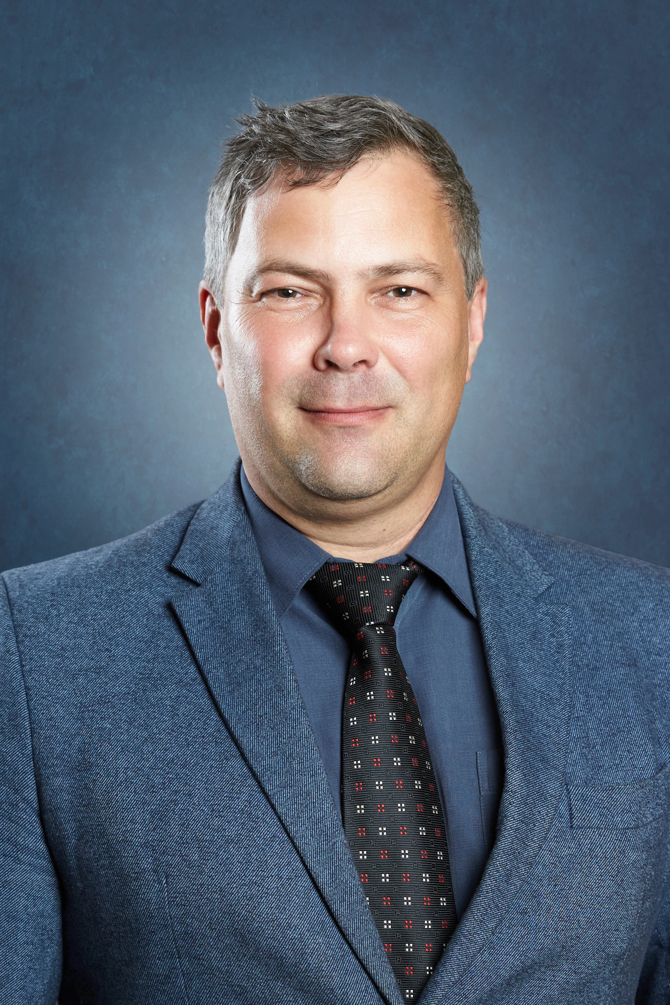 Dr. Sléder Tamás