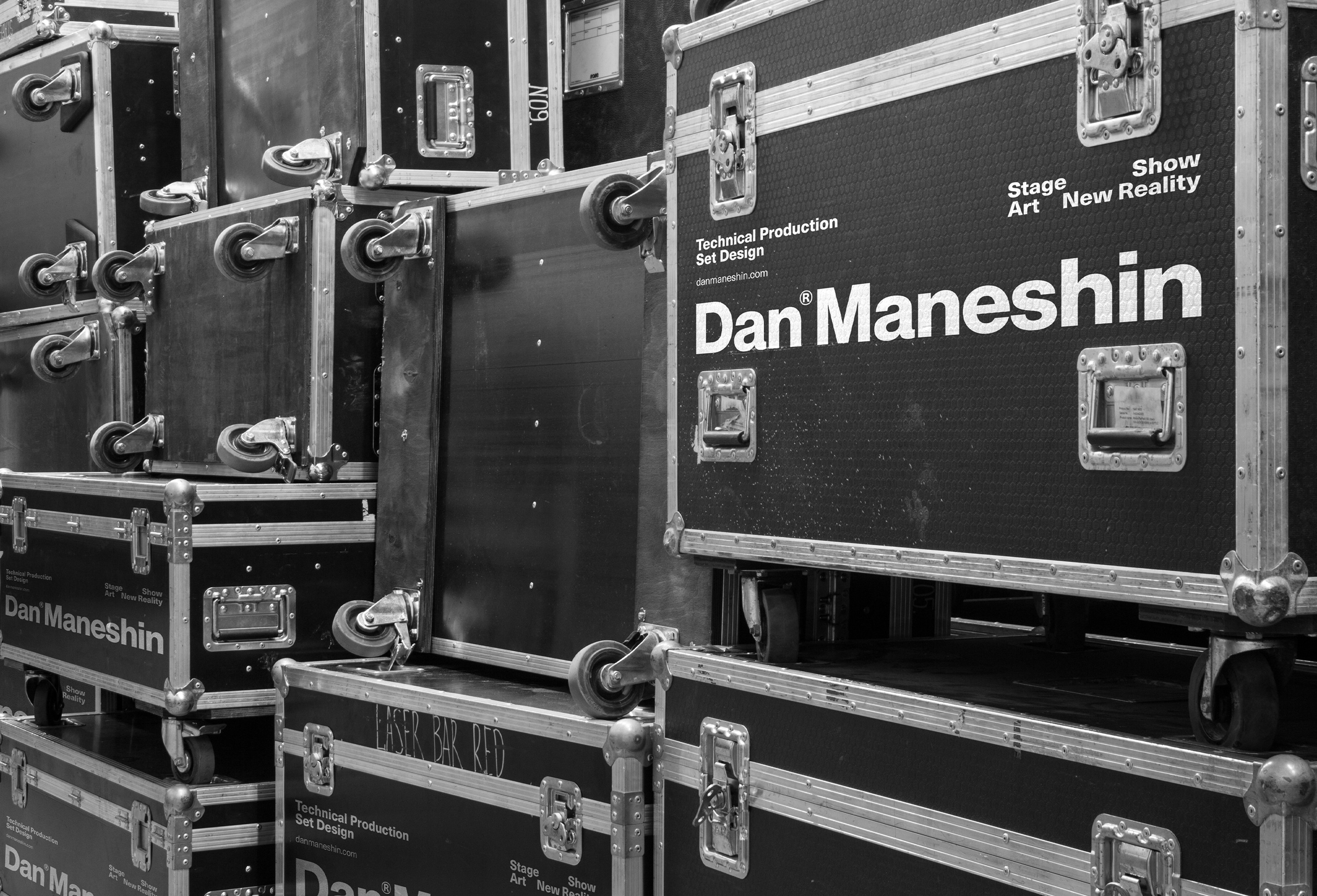 Batch.Works logo over a photo of a box of 3D printed objects