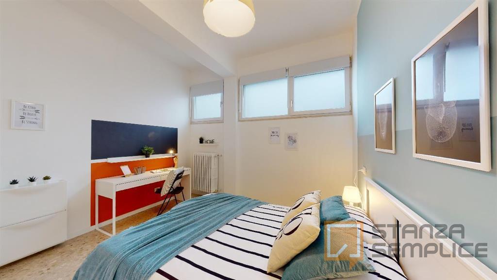 15 sqm room in Via Guglielmo Oberdan, Brescia