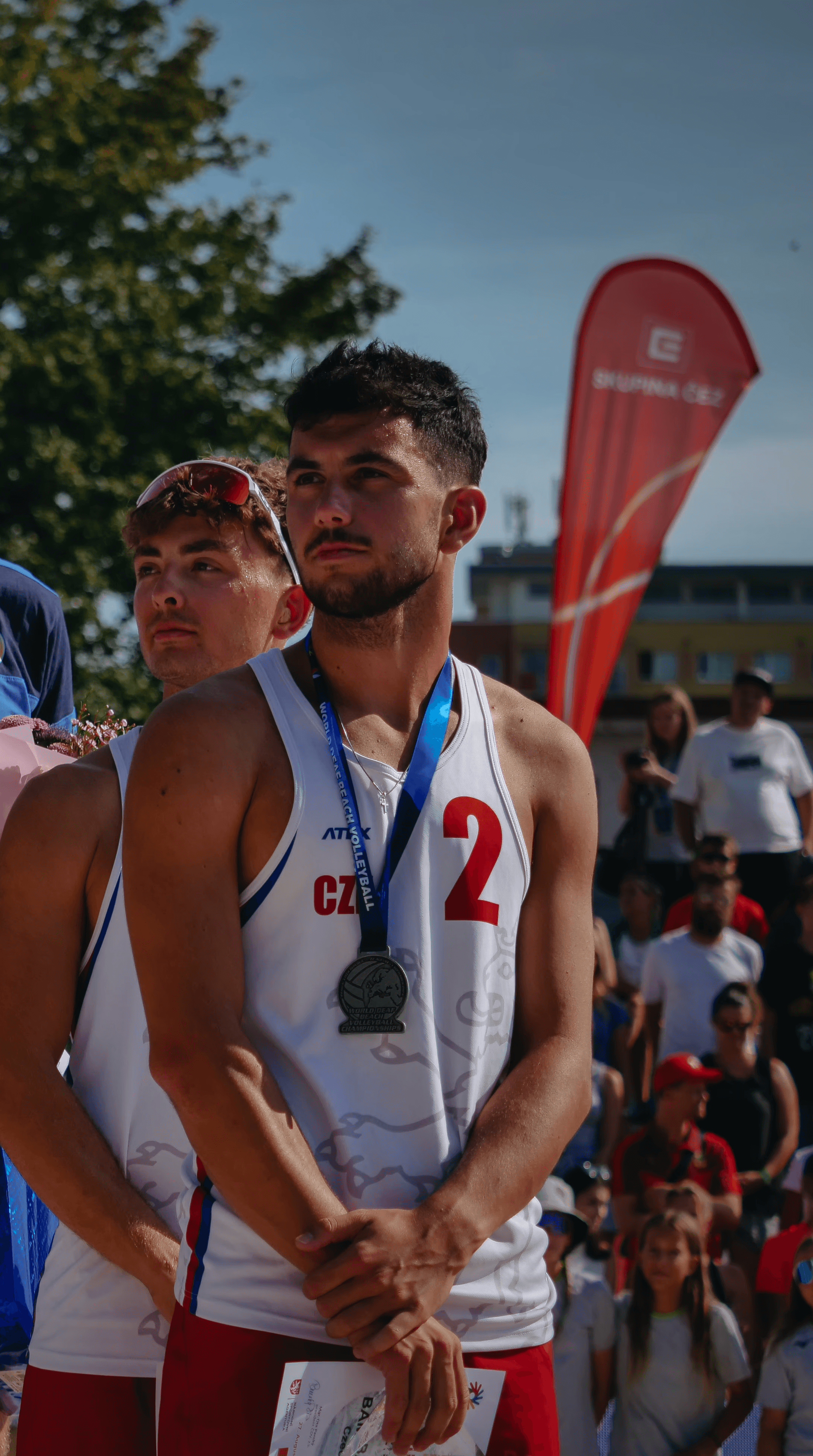 Jan Žídek a Šimon Bambas při závěrečném vyhlášení Mistrovství Světa v Praze na stříbrné pozici.