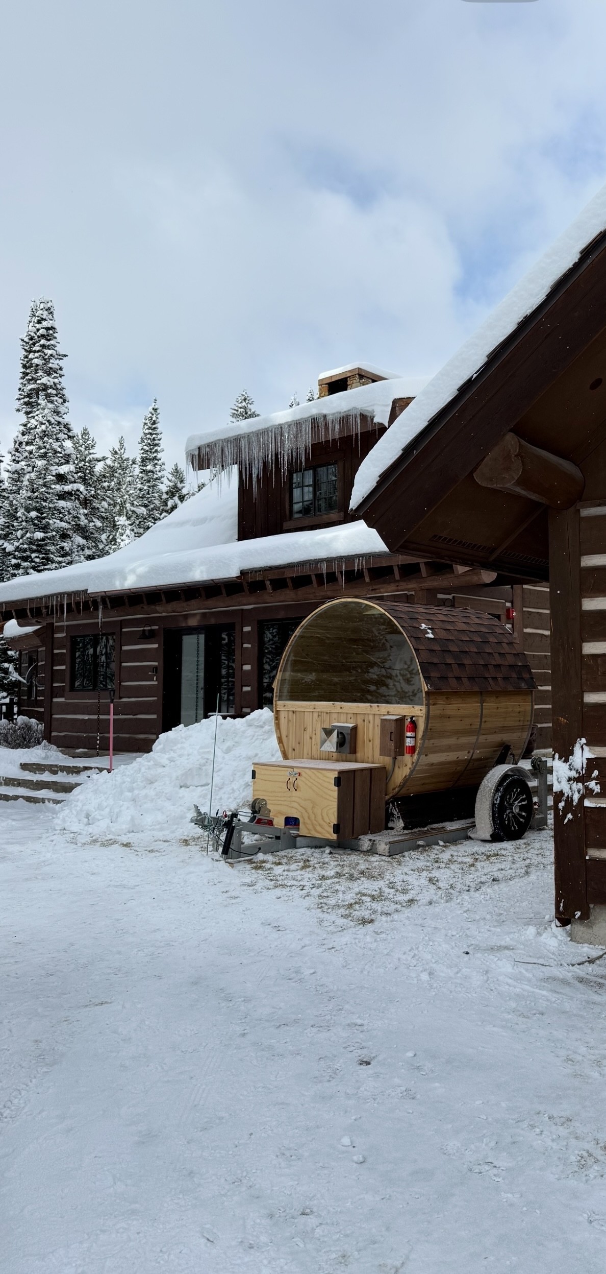 Dynamic picture of a cyclist riding downhill