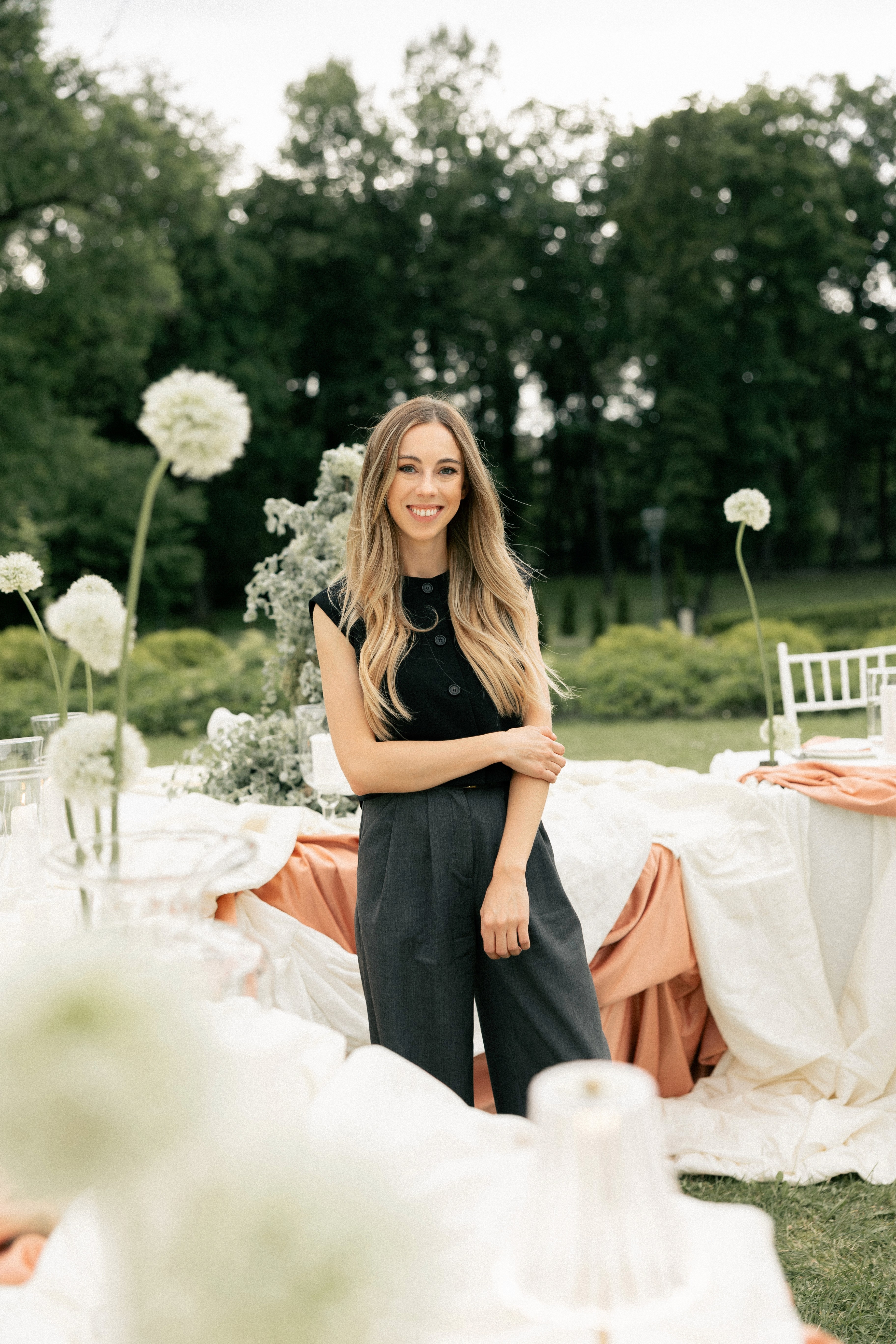 Amelia photographing