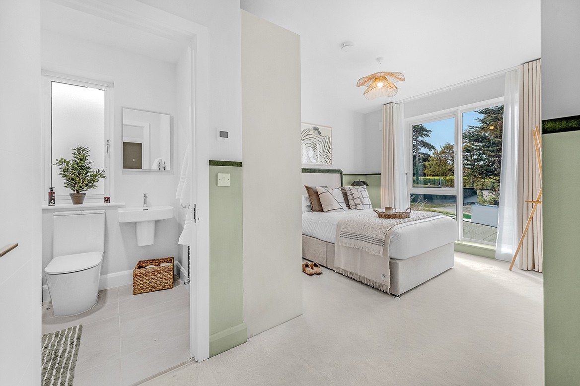 Bedroom and ensuite bathrrom | St Winnow | Rathfarnham Dublin 14