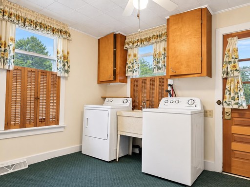 Photo 7 of 900 W Dodgeville Street, Highland